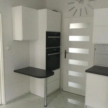 Ferienwohnung In Jelenia Gra-cieplice Apartment *